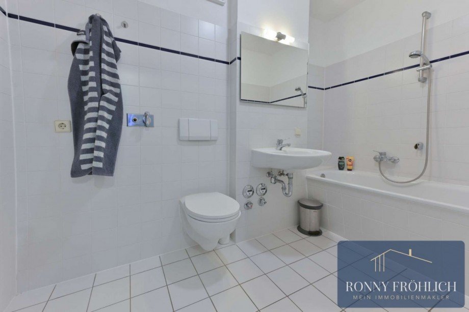 Badezimmer + Wanne + WC + WM Dachgeschosswohnung Chemnitz