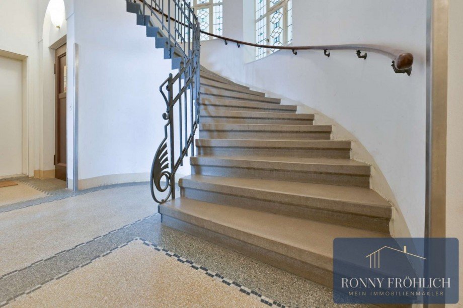 Treppe Dachgeschosswohnung Chemnitz