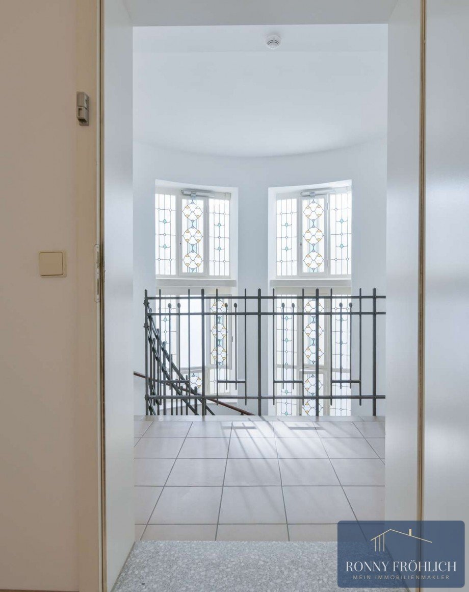 Blick aus der Wohnung in Flur Dachgeschosswohnung Chemnitz