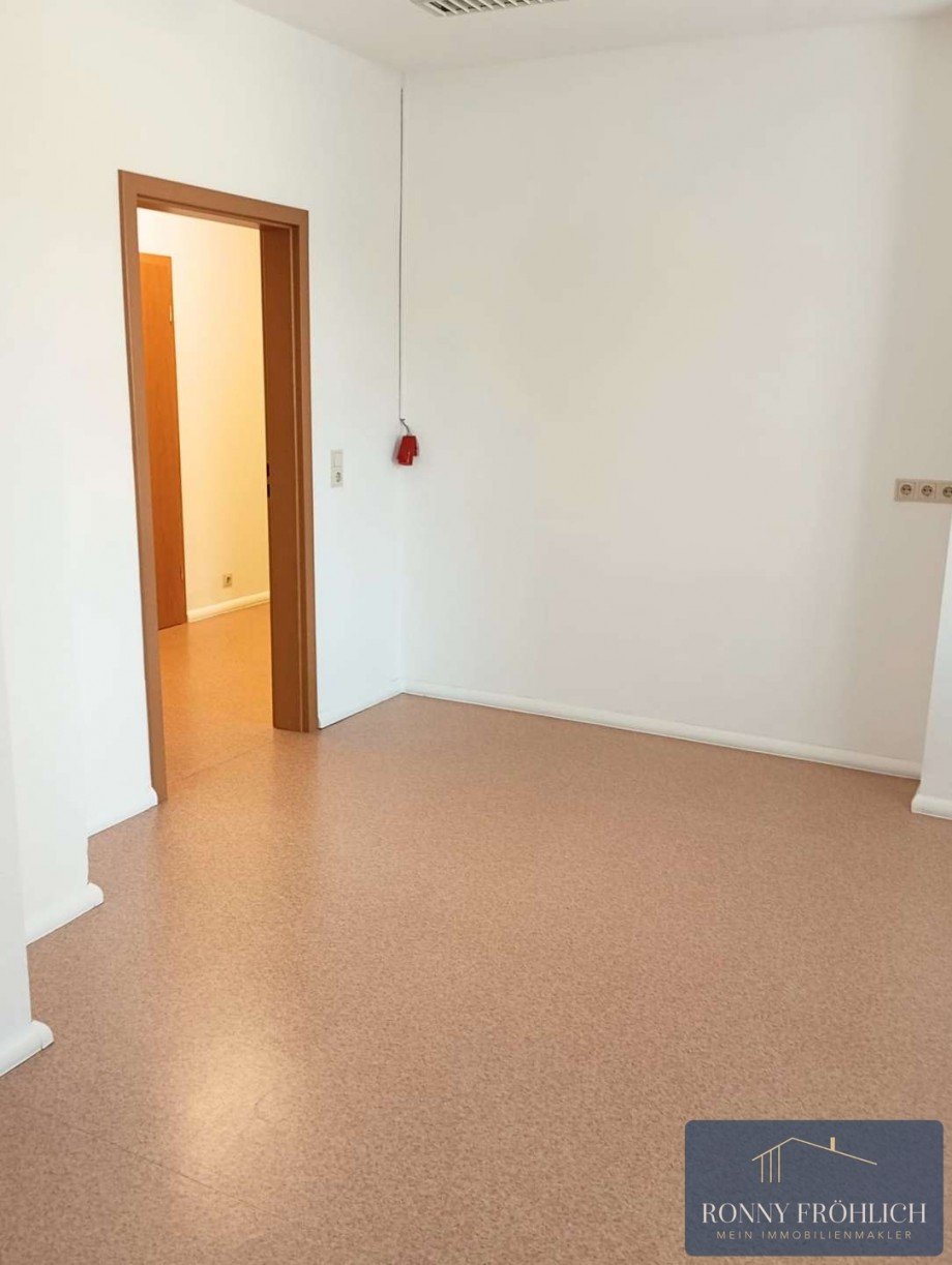 Gewerbeeinheit B�ro / Praxis Fl�ha