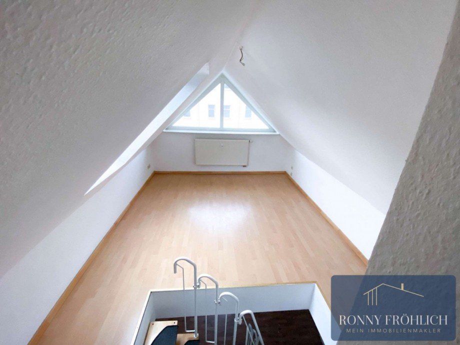 Zimmer 2 1-3 Dachgeschosswohnung Oelsnitz/Erzgebirge