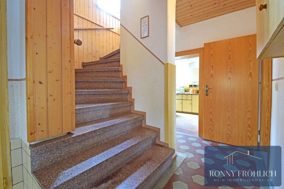 Treppenhaus EG zu OG Mehrfamilienhaus Zw�nitz