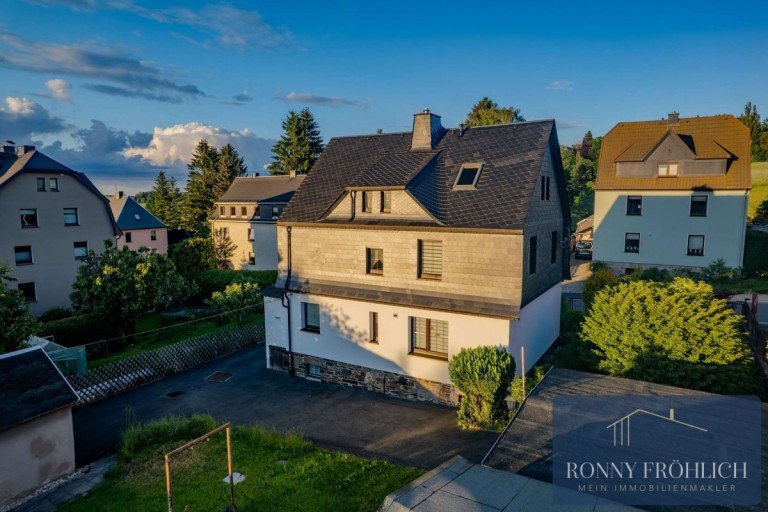 Au�enansicht-21 Thum Haus Viel Platz + Potenzial in Thum-Freistehendes Haus mit 2 Wohneinheiten, 3 Garagen & gro�em Grundst�ck