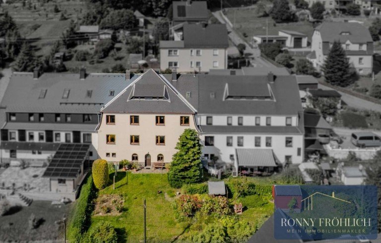 Au�enansicht Auerbach Reihenmittelhaus Attraktives Mehrfamilienhaus mit 4 Wohneinheiten, Garten und Entwicklungspotenzial in 09392 Auerbach