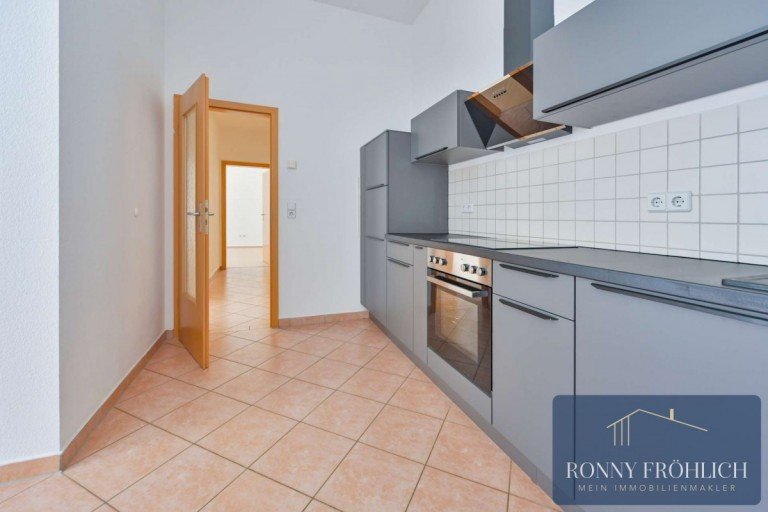 K�che Zwickau Wohnung WOW! Gro�z�gige 3-Raum-Wohnung mit Balkon und Einbauk�che im Herzen von Zwickau, bezugsfertig