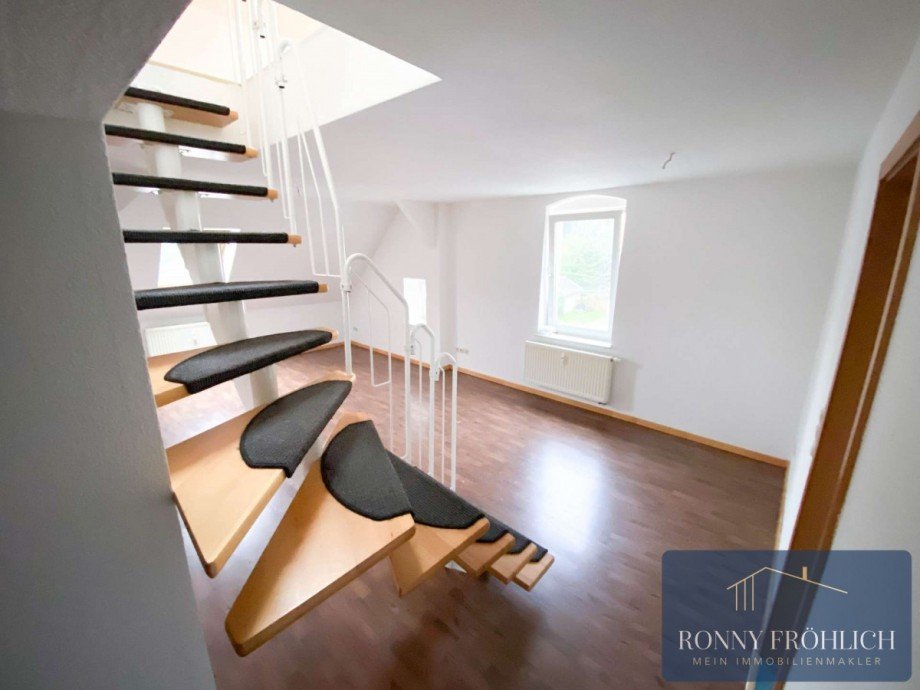 Wohnzimmer 2-2 Dachgeschosswohnung Oelsnitz/Erzgebirge