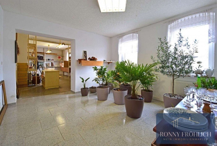 Gewerber�ume EG Mehrfamilienhaus Zw�nitz