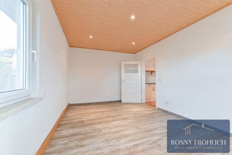 Schlafzimmer an K�che Etagenwohnung Lauter-Bernsbach