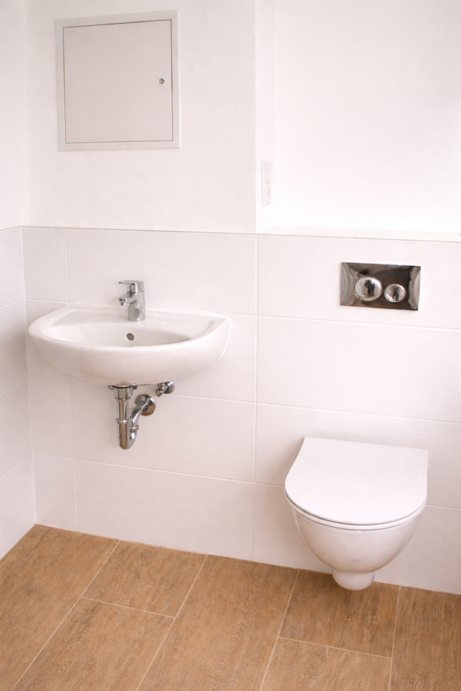 Modernes Badezimmer mit eleganten Details (1) Etagenwohnung Heidenau