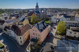 Hauptbild Attraktives Wohn- & Geschäftshaus mit 5 Einheiten-solide Mieteinnahmen in zentraler Lage von Meerane