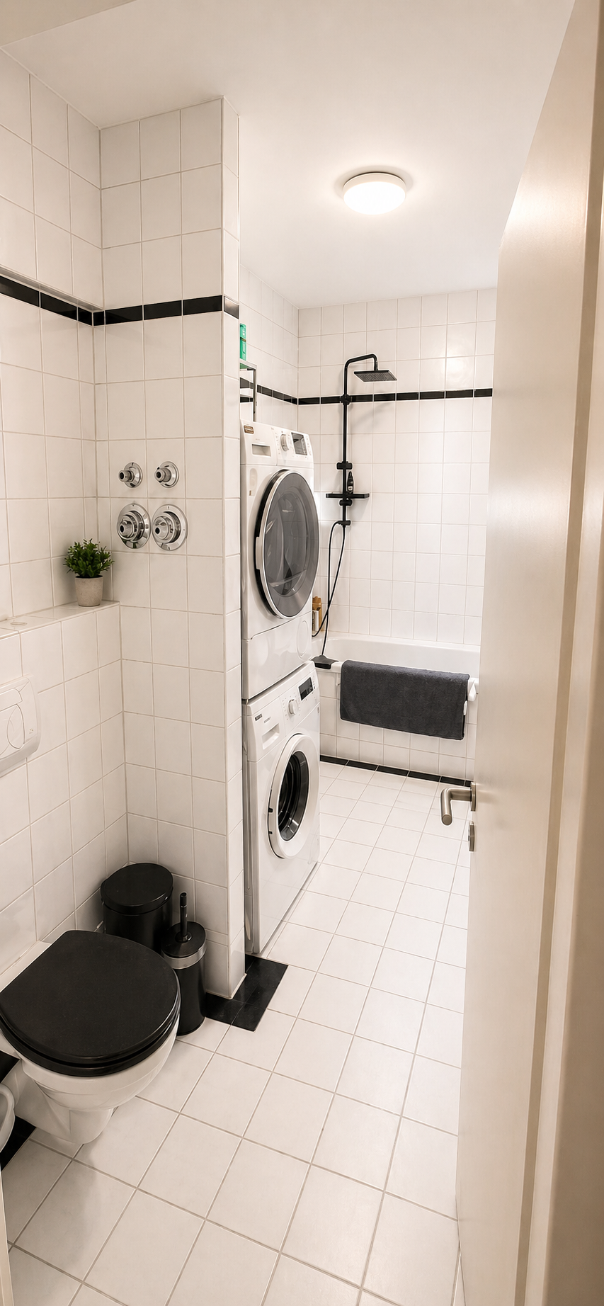 KI-Bad mit Badewanne Erdgeschosswohnung Dresden