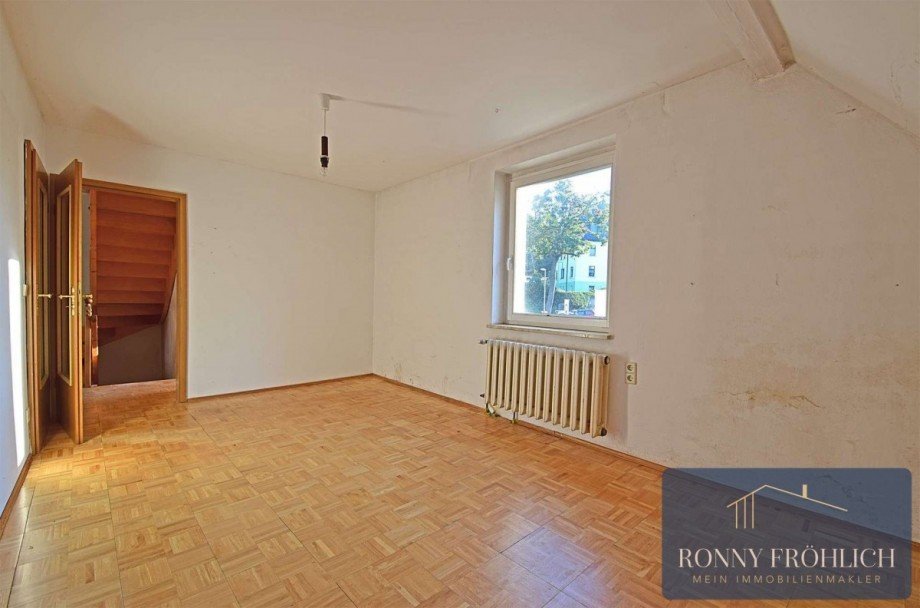 Zimmer 1 DG Einfamilienhaus Schlettau