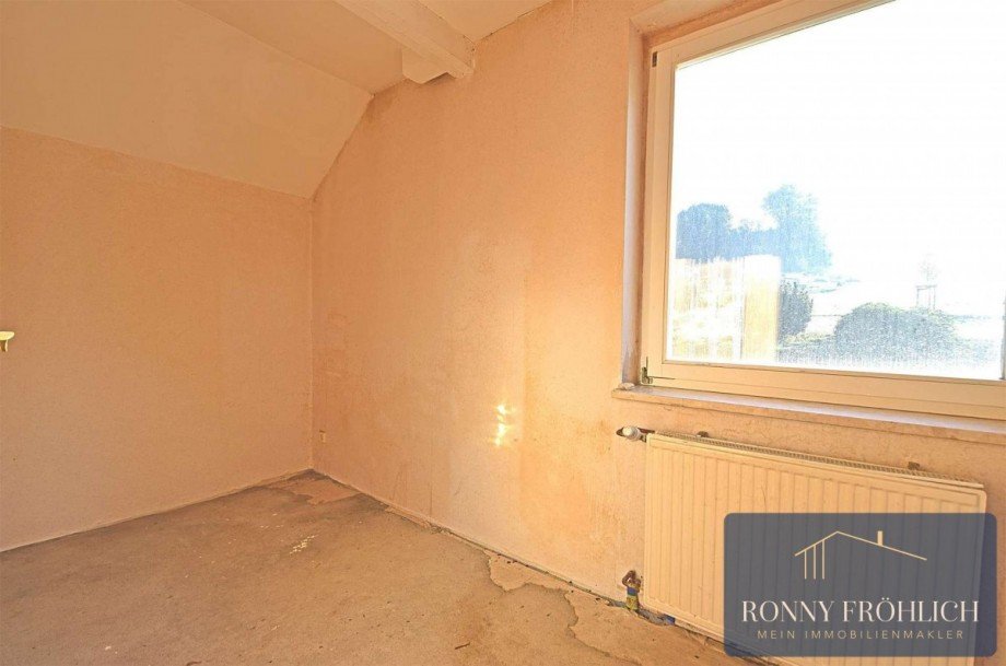 Zimmer 3 DG Einfamilienhaus Schlettau