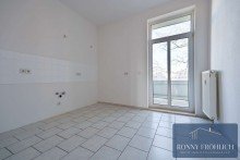 K�che leere, bezugsfertige Eigentumswohnung in Chemnitz Yorckgebiet: 3-Raum-Wohnung mit Balkon, Stellplatz