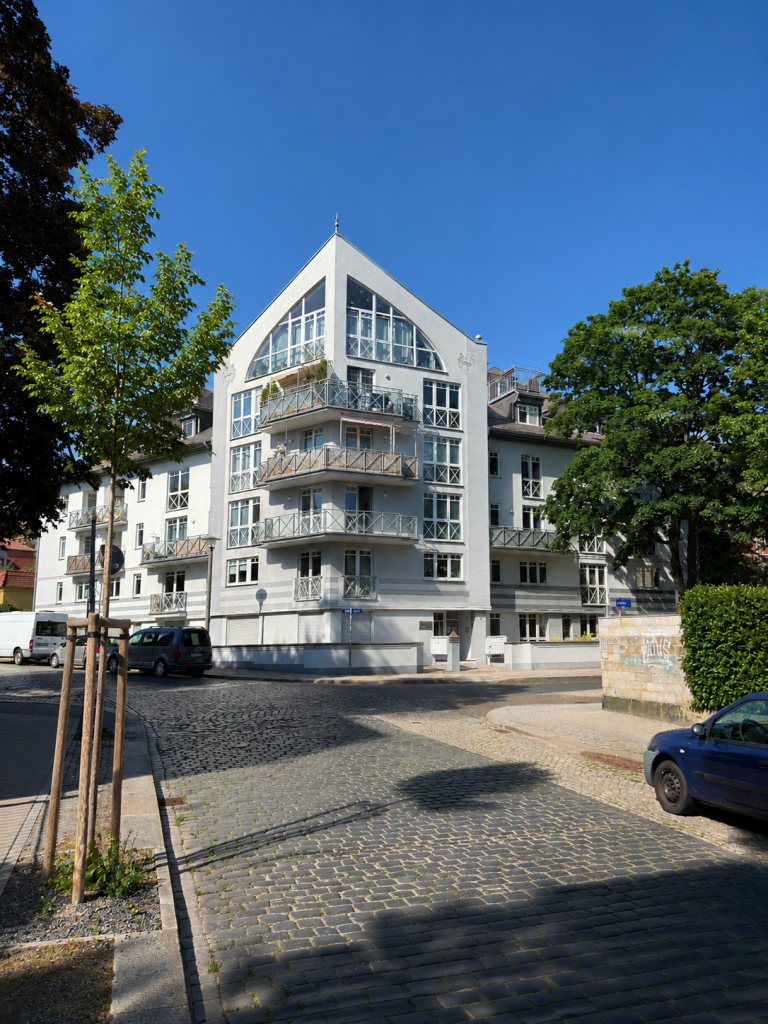 . Dresden Dachgeschosswohnung Charmante 2,5 Zimmer Wohnung mit wundersch�ner K�che | Ihr neues Zuhause zentral in Dresden