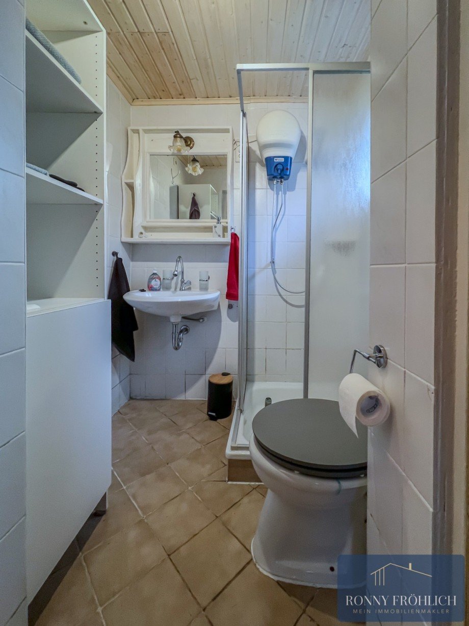 Bad mit Dusche Haus Burkhardtsdorf