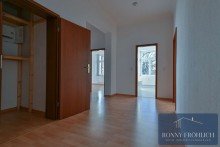 Flur leere, bezugsfertige Eigentumswohnung in Chemnitz Yorckgebiet: 3-Raum-Wohnung mit Balkon, Stellplatz