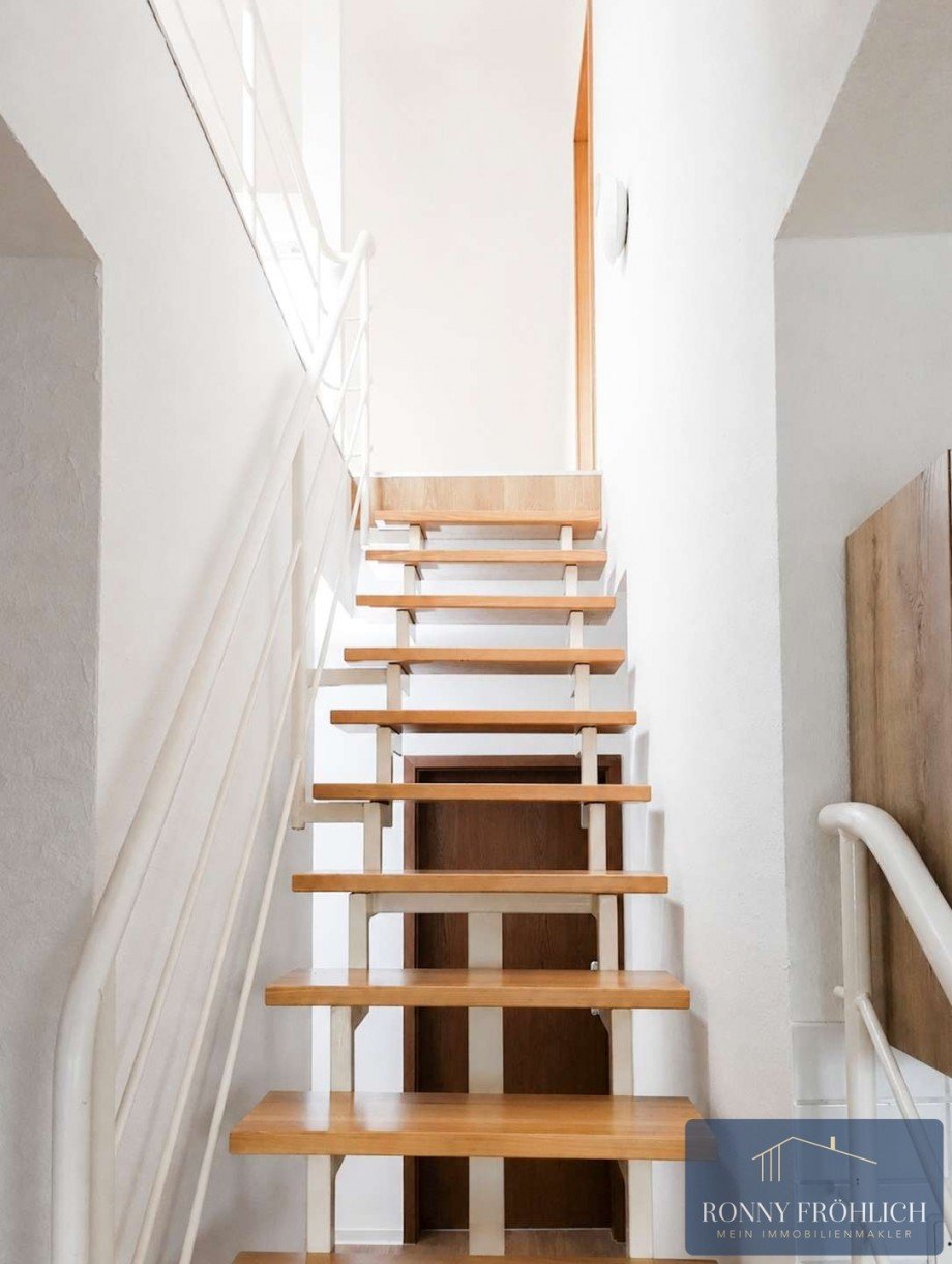 Treppe Dachgeschosswohnung Chemnitz