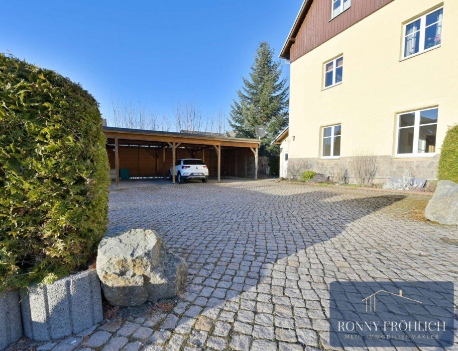 Parkplatz Dachgeschosswohnung Thum