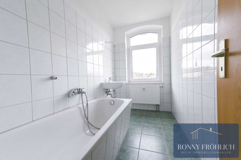 Tageslichtbad mit Wanne Wohnung Thum