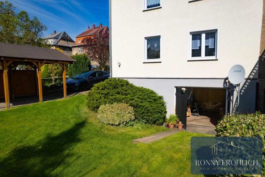 Zugang Garage R�ckseite Doppelhaush�lfte Lichtenstein/Sachsen