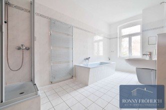 Hauptbild Helle 3-Zimmer-Wohnung mit Aufzug und Tageslichtbad mit Wanne + Dusche in Meerane, toller Grundriss