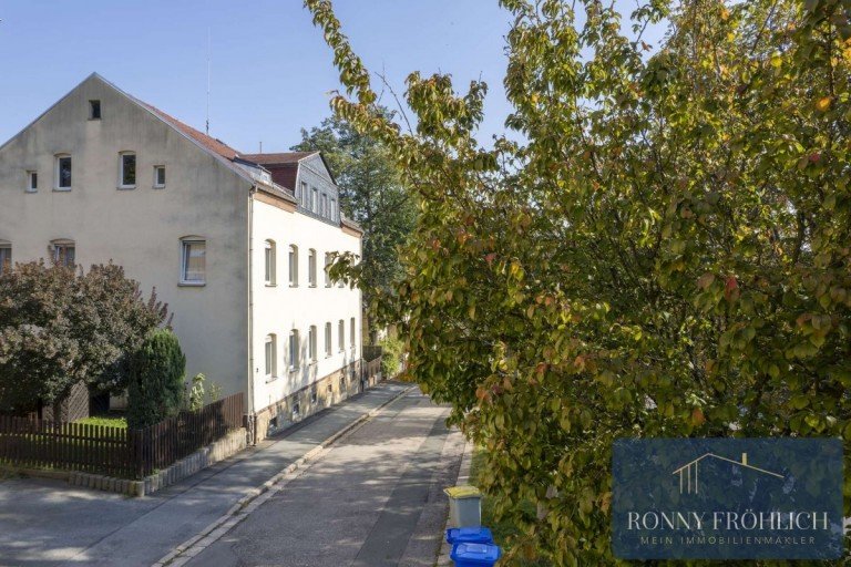 Au�enansicht Lichtenstein/Sachsen Mehrfamilienhaus Attraktives Investment in Lichtenstein - gepflegtes Mehrfamilienhaus (Balkone) mit Potenzial+Rendite