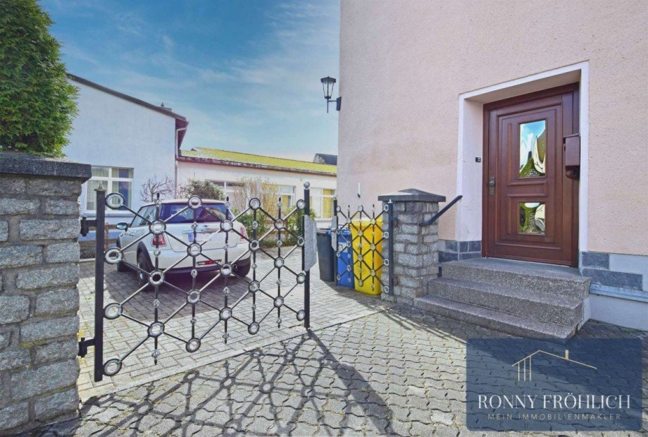 Einfahrt 1 Mehrfamilienhaus Zw�nitz