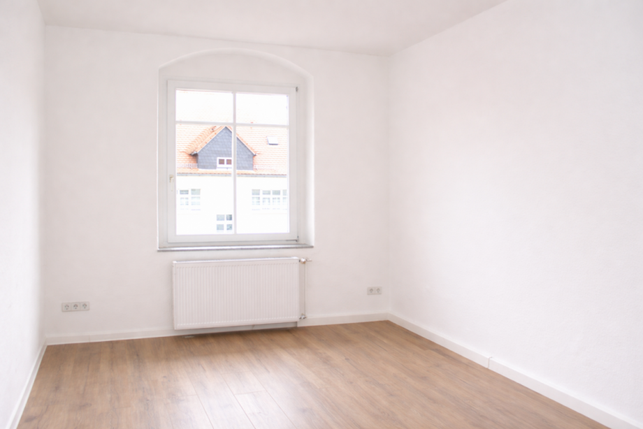 Helles Zimmer mit Ausblick auf D�cher Etagenwohnung Heidenau