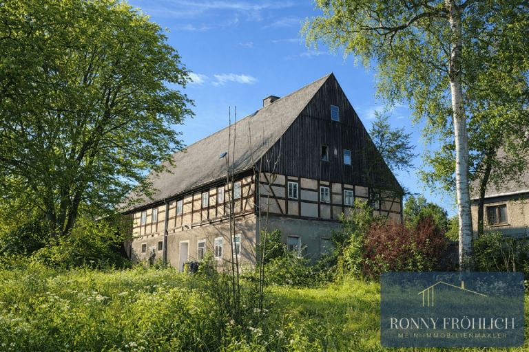 Au�enansicht J�hstadt Einfamilienhaus Denkmalgesch�tztes Bauernhaus in Grumbach/ J�hstadt im Erzgebirge + extra Waldgrundst�ck, Dach dicht