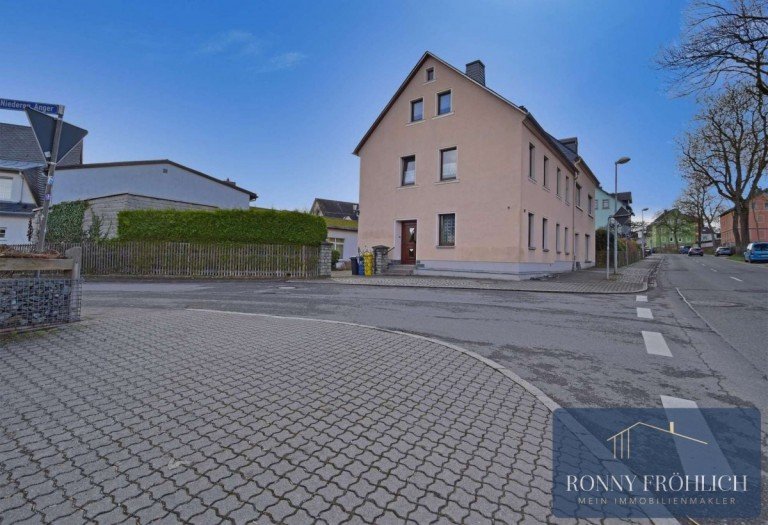 Hausansicht Zw�nitz Mehrfamilienhaus Das perfekte Mehrgenerationenhaus f�r Ihre Familie mit Ausbaupotential im Dachgeschoss in Zw�nitz