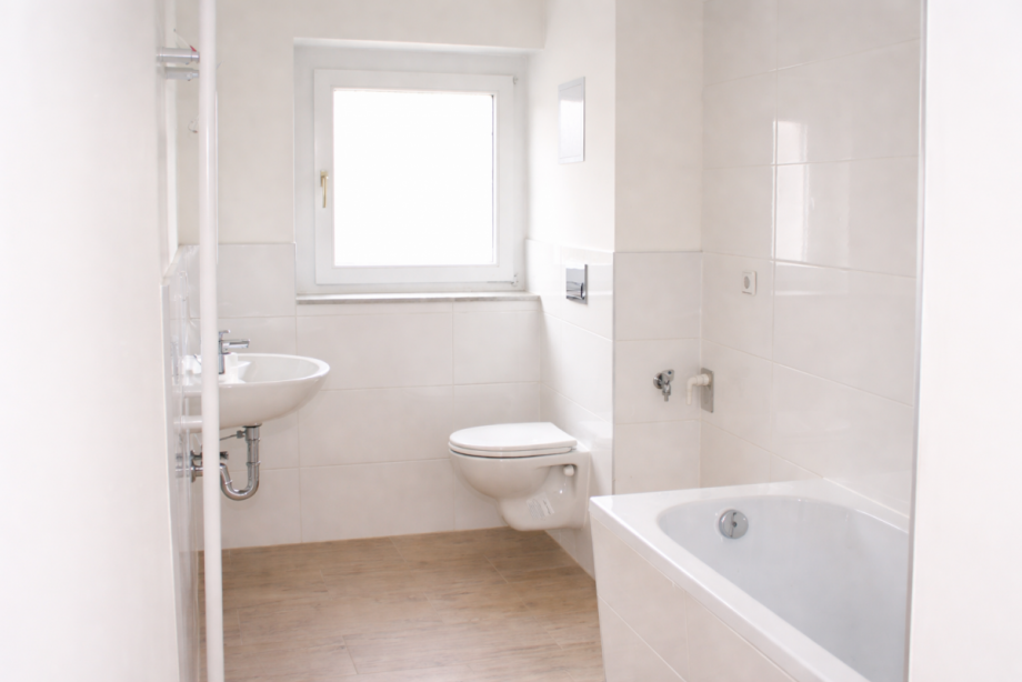 Helles und modernes Badezimmerdesign (1) Erdgeschosswohnung Heidenau