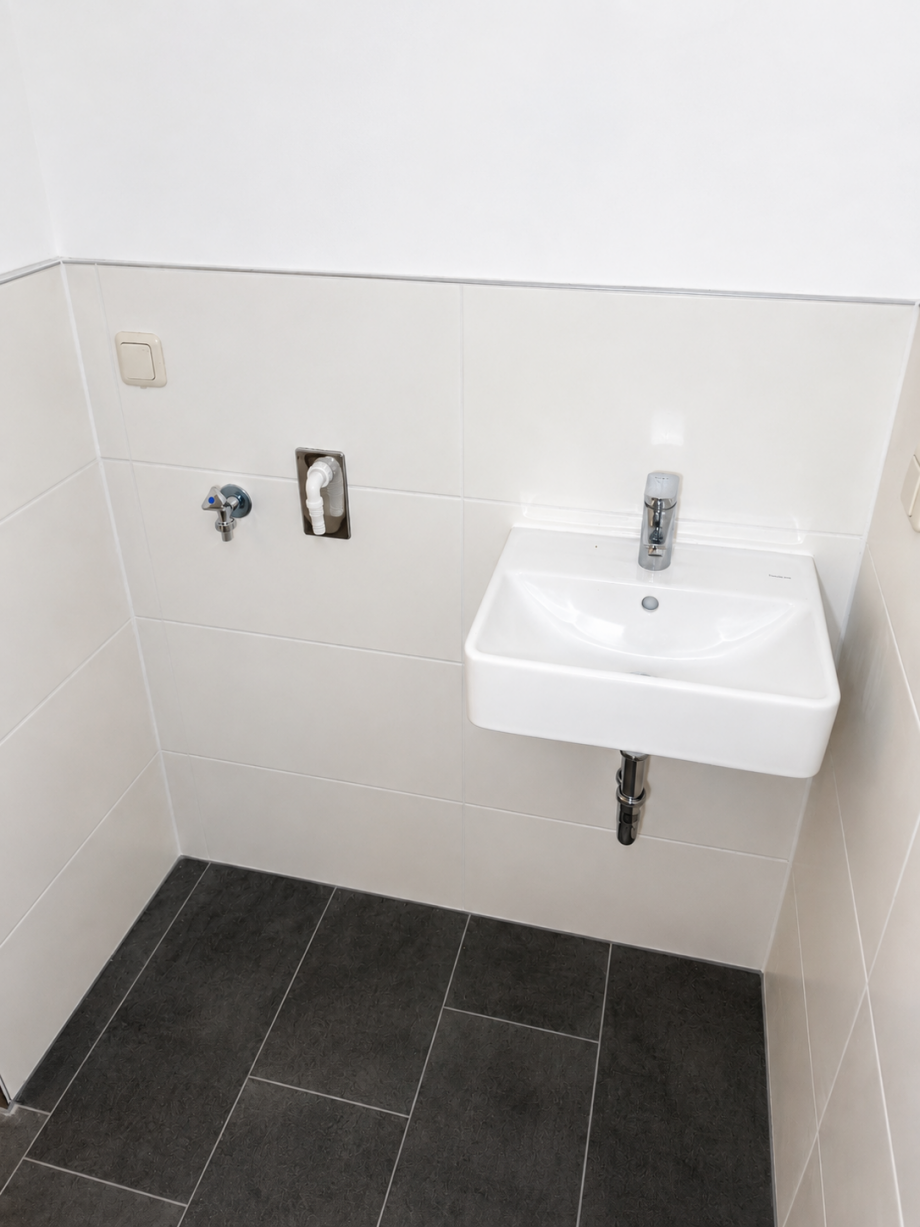 Bad-Waschbecken-Waschmaschine Wohnung Heidenau