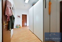 Flur leere, bezugsfertige Eigentumswohnung in Chemnitz Yorckgebiet: 3-Raum-Wohnung mit Balkon, Stellplatz