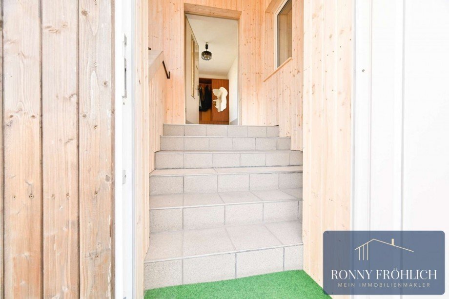 Eingang mit Treppe Einfamilienhaus Zw�nitz
