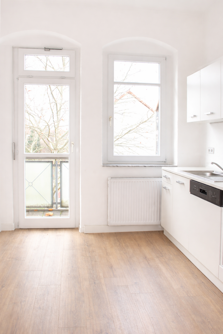 Helle, moderne K�che mit Fensterblick Etagenwohnung Heidenau