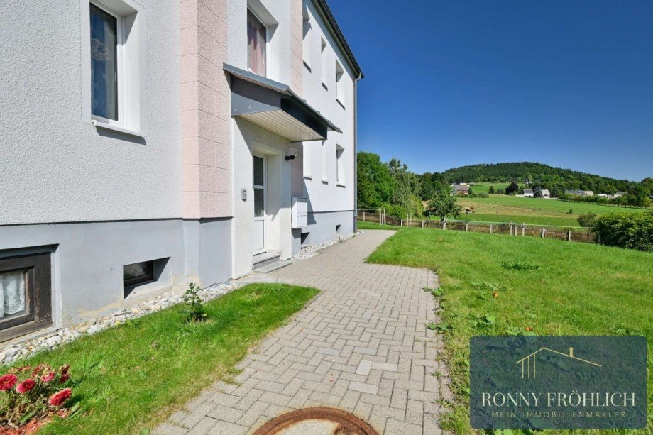 Hauseingang Wohnung B�renstein